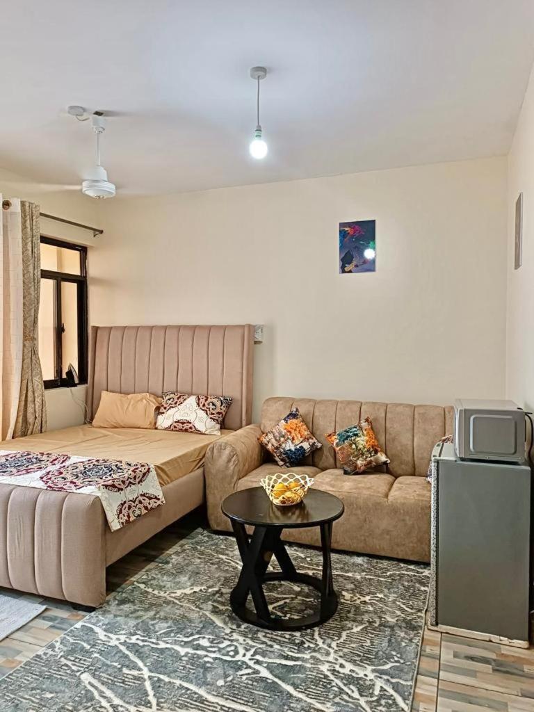 Homely 2 Apartment *
